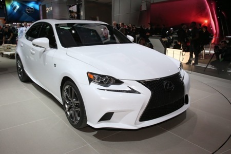 Lexus muốn dòng IS “lật đổ” BMW 3-series - 1 Xe Lexus IS phiên bản mới 2014 vừa ra mắt tại Triển lãm ô tô quốc tế Bắc Mỹ - NAIAS 2013